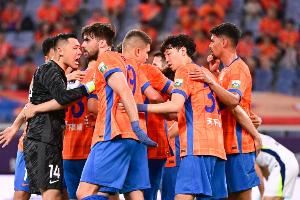 鲁媒：保级队积极补强&争冠队也没闲着，泰山队夏窗操作需要提速