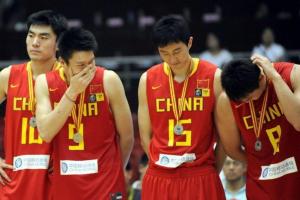 中国男篮亚洲杯决赛16胜1负 唯一丢冠上演“偷笑门”+郭士强辞职