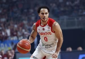 手感一般！拉金12投3中&罚球3中3得到10分2板3助 正负值+8