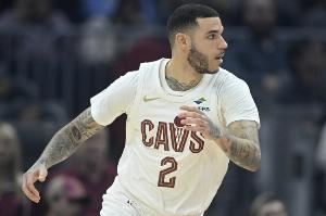 健康打球!NBA官推祝朗佐-鲍尔28岁生日快乐🎂🎂🎂
