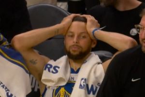 小子偷我技能包?波斯特彩虹三分命中 场下库里双手抱头生无可恋